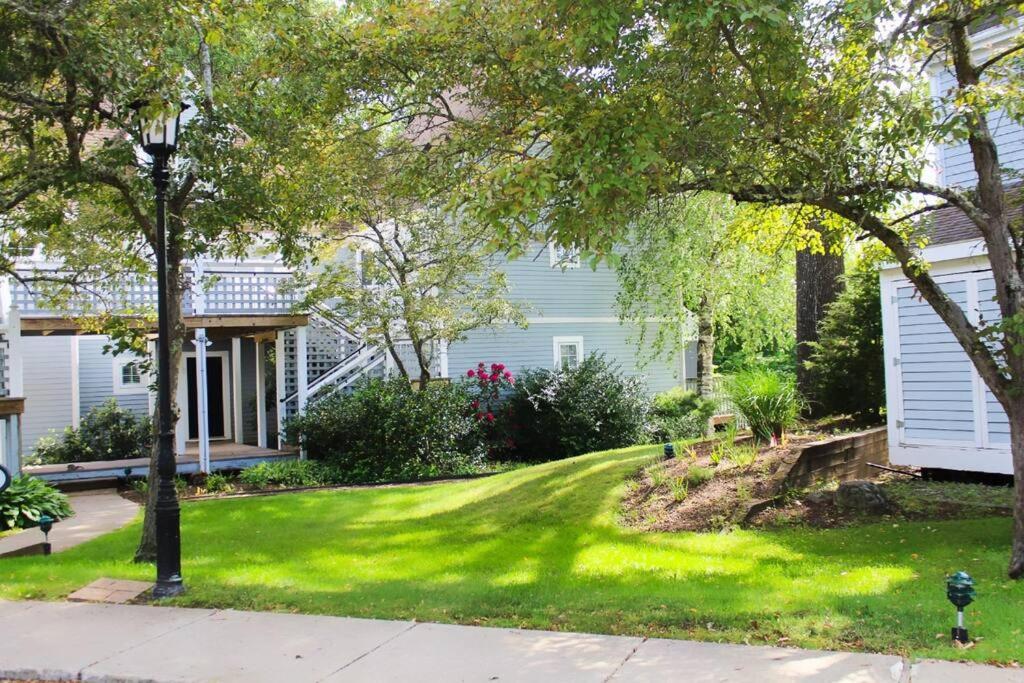 Cozy French Style Villa- 3 Bed-Casino-Pools-Jacuzzi Norwich Exterior photo